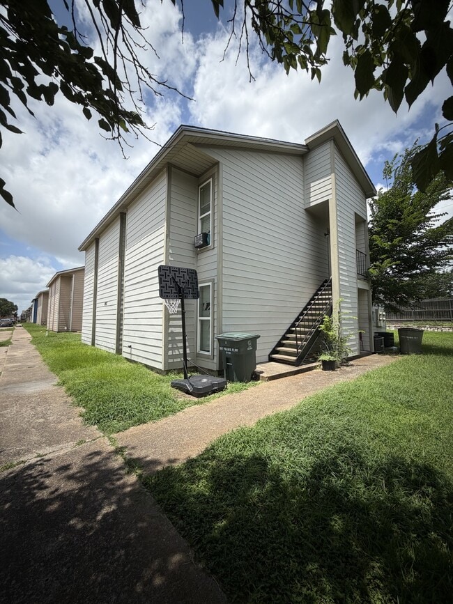 Building Photo - 2917 Prairie Flower Cir