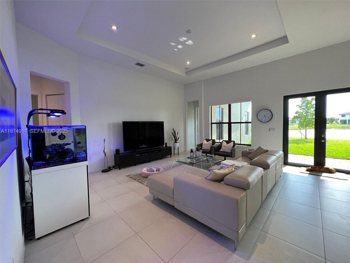 Foto del edificio - 4957 Corrado Ave