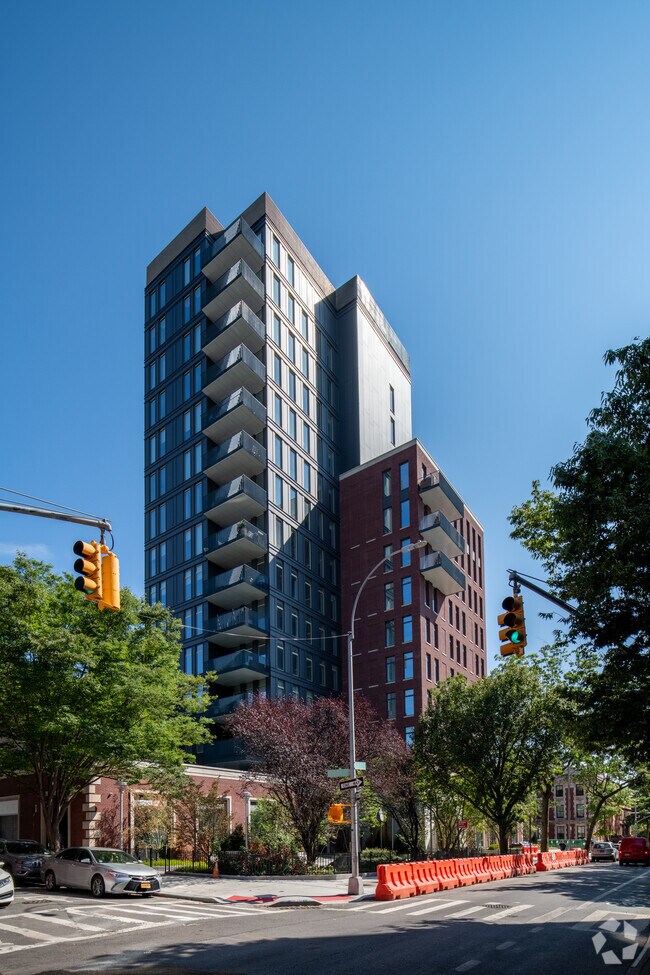 Foto del edificio - 347 Henry St