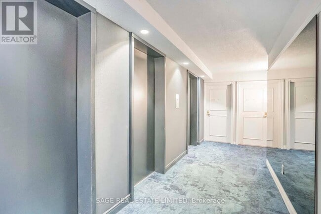 Building Photo - 270-270 Queens Quay W