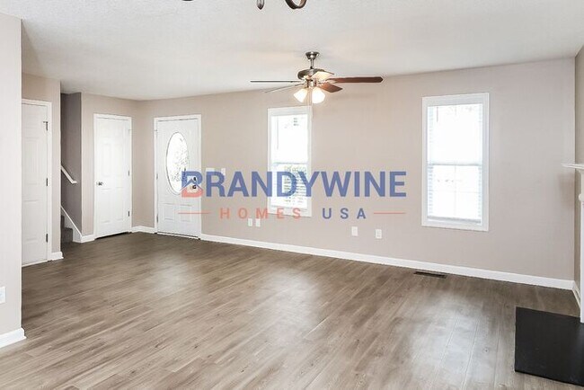 Building Photo - HOLIDAY SPECIAL - JANUARY RENT IS FREE!