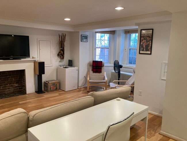 Foto del edificio - 1625 R St NW