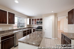 Foto del edificio - 15214 Fall Ridge Dr