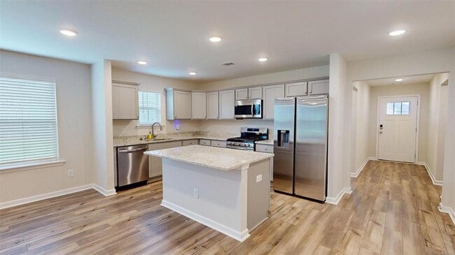 Building Photo - 172 Laila Wy