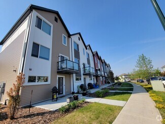 Building Photo - 2796-2796 Maple Way NW
