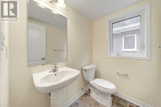 Building Photo - 2765 Sapphire Dr