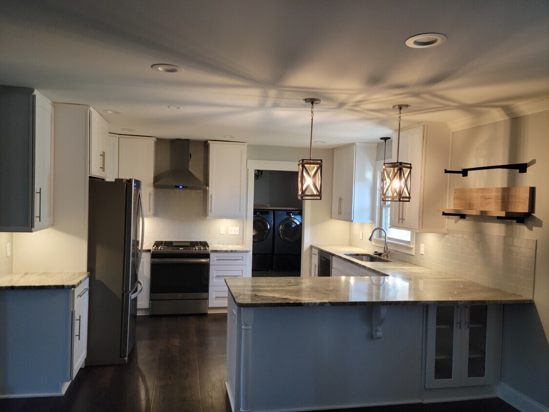 Kitchen Bar Area - 2 Walnut Dr