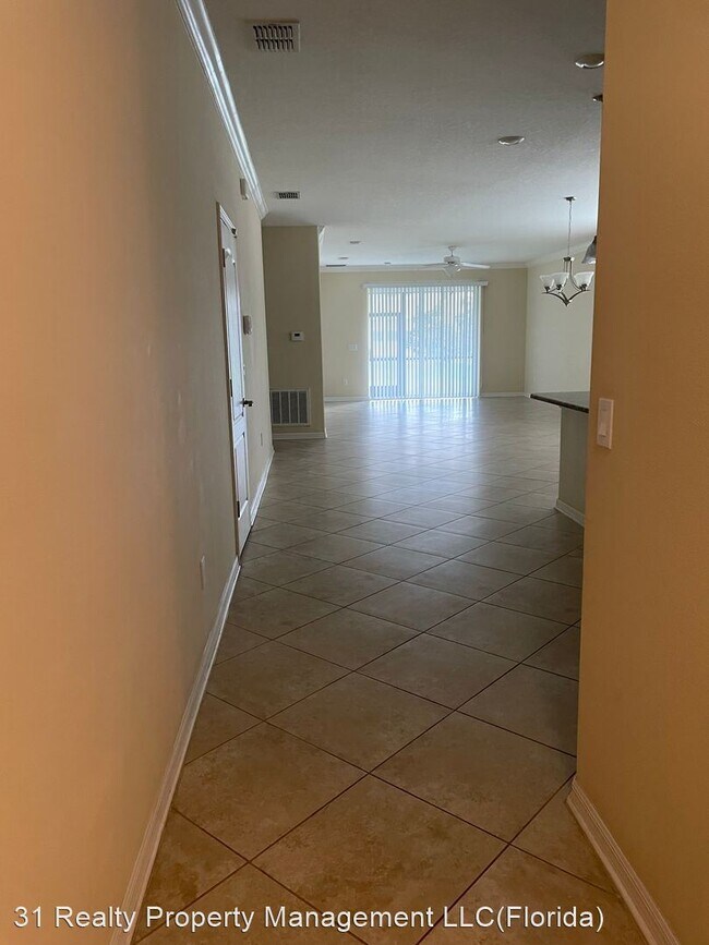Foto del edificio - 3 br, 2 bath House - 7451 Fairgrove Avenue