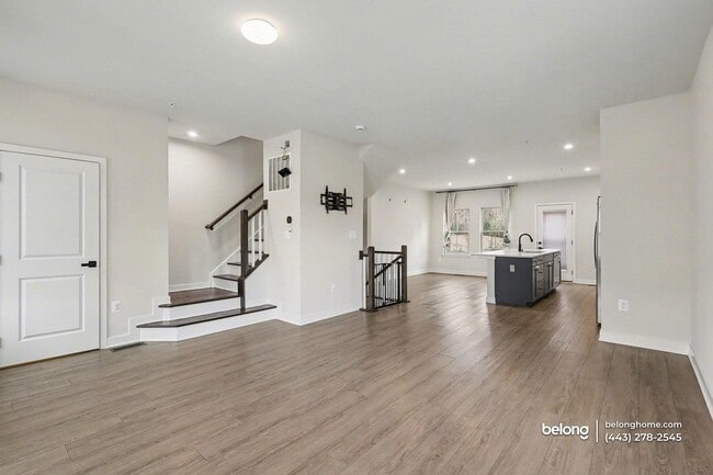 Building Photo - 6118 Northwest Dr