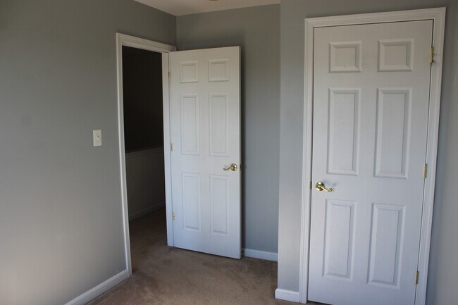 Building Photo - Single Family Home