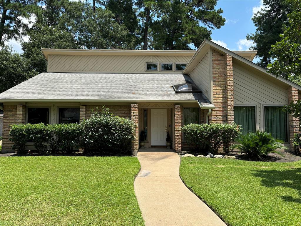 Primary Photo - 15702 Oxenford Dr