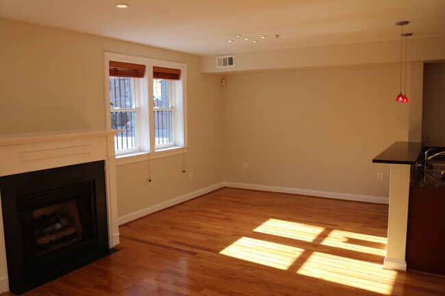 Dining room - 1340 Q St NW