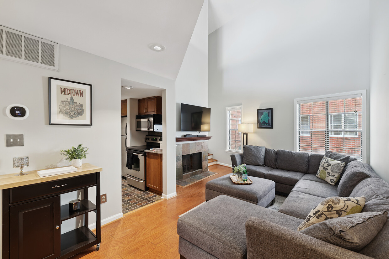 Foto principal - 1050 Piedmont Ave NE