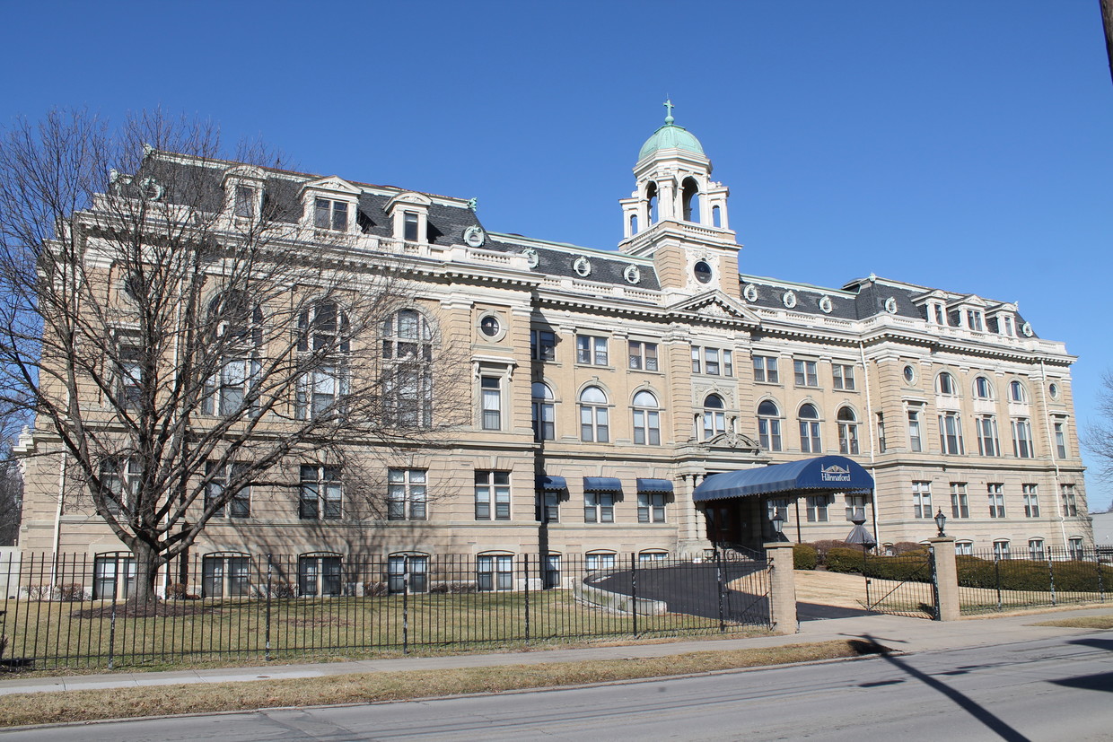 Hannaford Building - 803 E 6th St