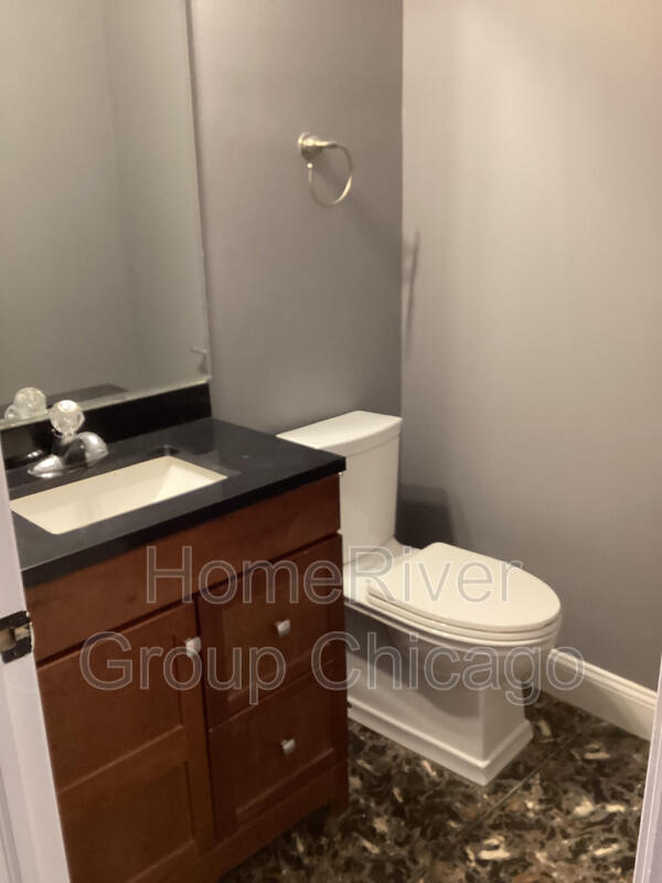 Foto principal - 6621 S Ellis Ave