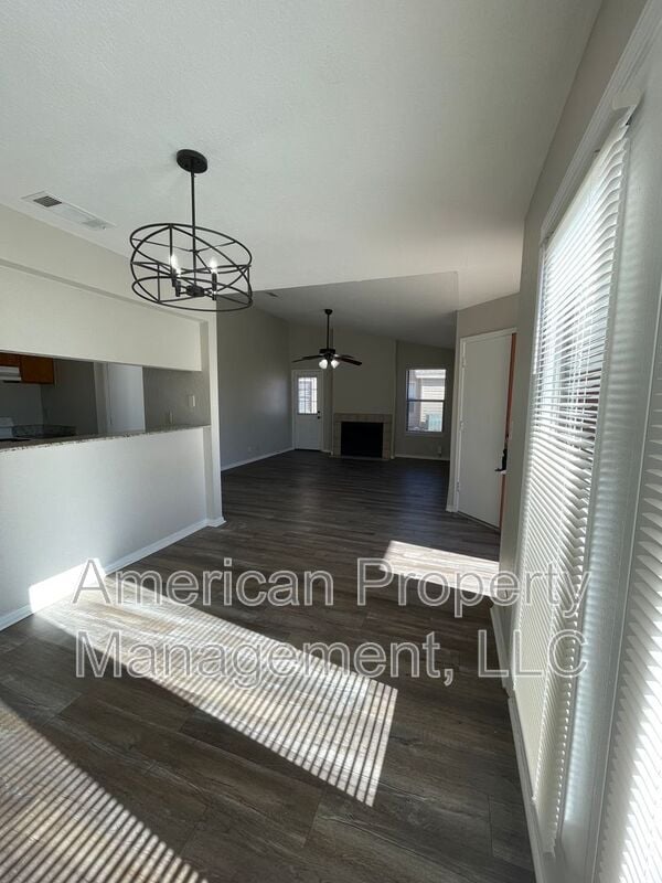 Foto del edificio - 13115 E 44th St