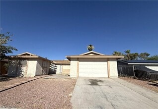 Building Photo - 2220 La Sombra St