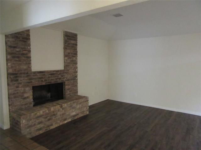 Foto del edificio - 9516 Summerhill Ln