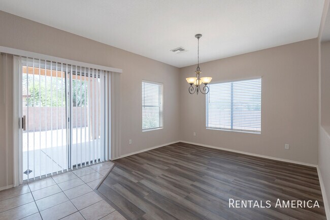 Building Photo - 1033 W Seashell Ct
