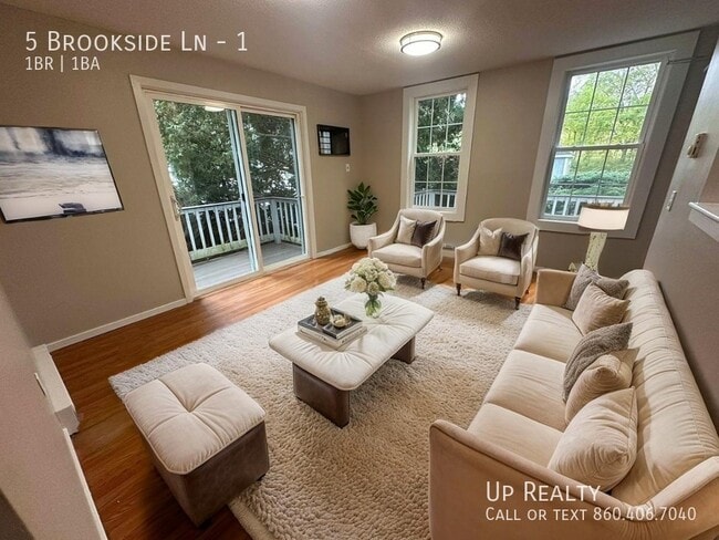 Building Photo - 5 Brookside Ln