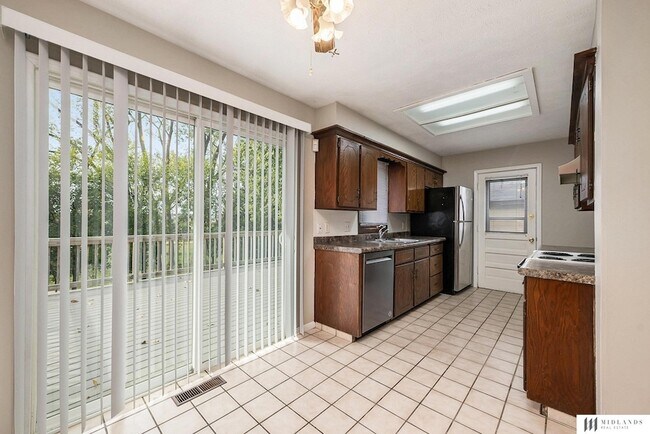 Foto del edificio - 4701 Schroeder Dr