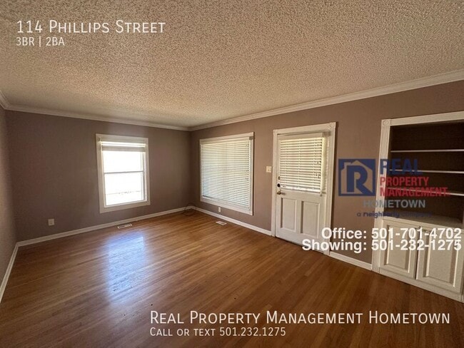 Building Photo - 114 Phillips St