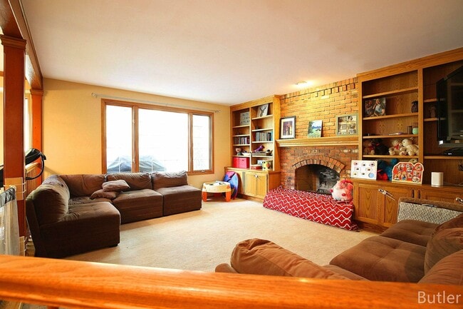 Building Photo - CLICK "REQUEST A TOUR" NOW!