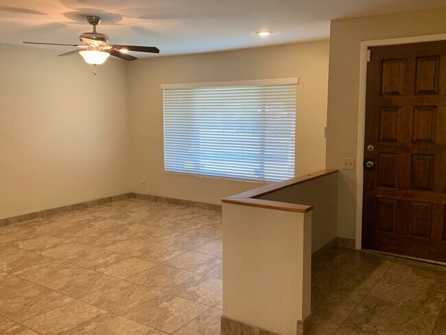 Foto del edificio - Beautiful 3 bedroom home in The Lakes subd...