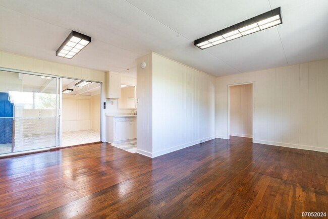 Building Photo - Spacious 4 bd / 2 ba home in Kaneohe