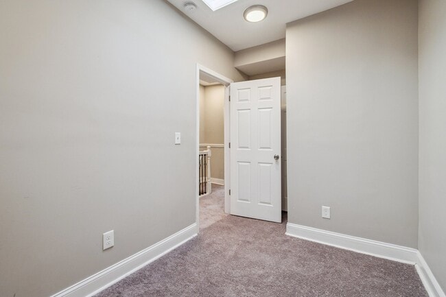 Foto del edificio - 1243 Washington Blvd