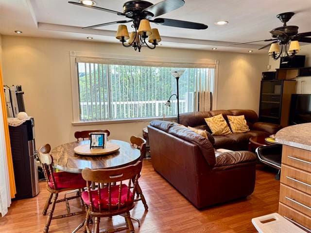 Photo du bâtiment - 815 Fourth Av