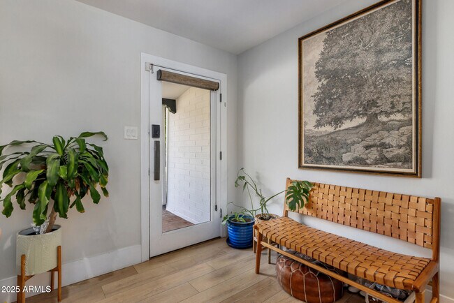 Foto del edificio - 6540 N 16th Pl