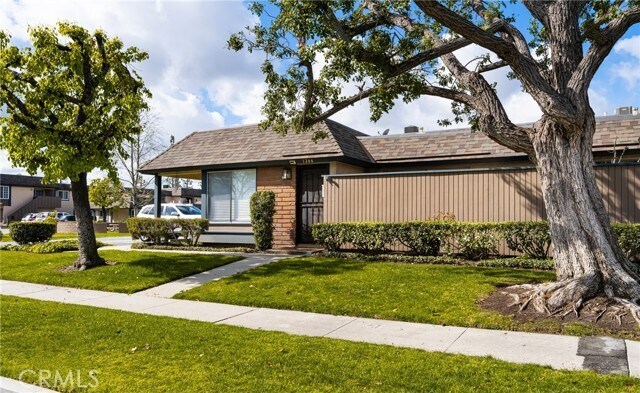 Foto del edificio - 1244 E Bell Ave