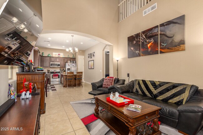 Building Photo - 1367 S Country Club Dr