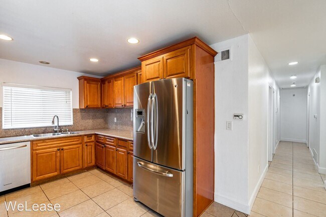 Building Photo - 4 br, 2 bath House - 972 Osage Street