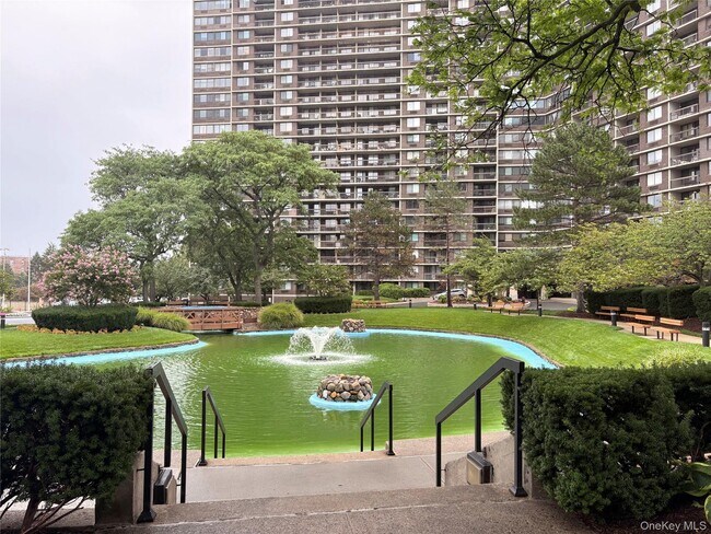 Foto del edificio - 1 Bay Club Dr