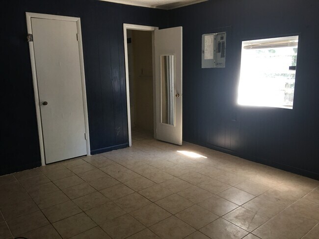Building Photo - 8125 Pittman Ave