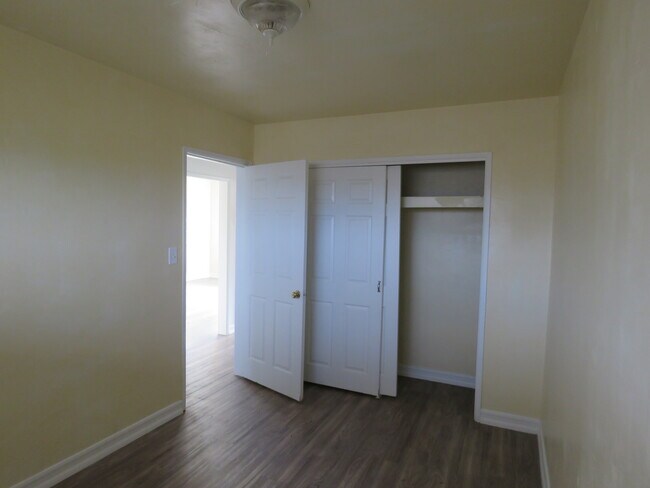 Foto del edificio - 1438 E 16th St