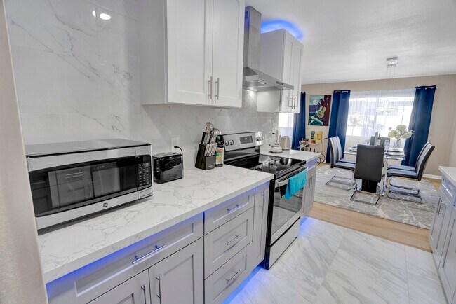 Foto del edificio - 121 N Croft Ave