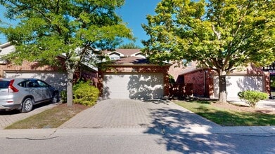 Building Photo - 70 Sunnyside Dr