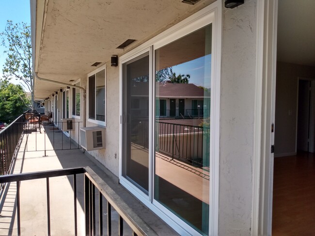 Foto del edificio - 2 bedroom Renovated unit. West San Jose $1...