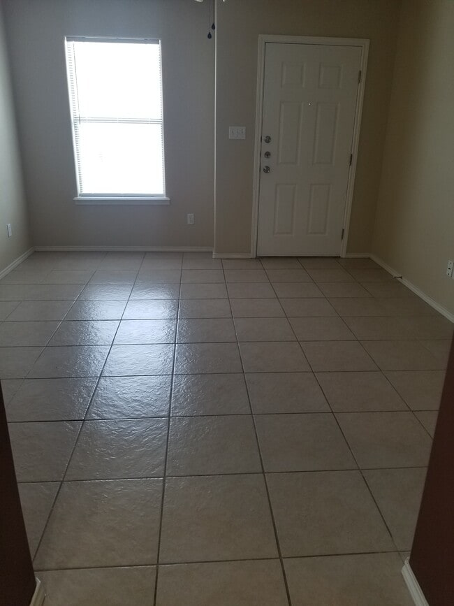 Building Photo - 20468 Oak Hollow Ln