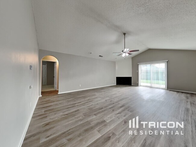 Building Photo - 1142 Shady Glen Circle Richardson TX