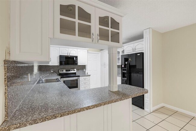 Foto del edificio - 5070 Ponderosa Ln