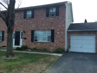 Foto principal - 332 E North St