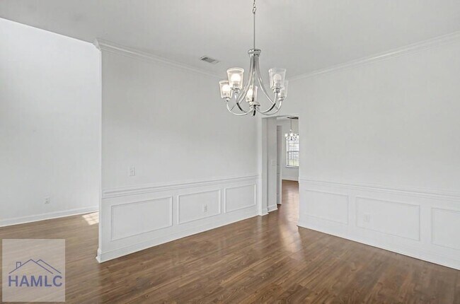 Foto del edificio - 390 Fairview Cir