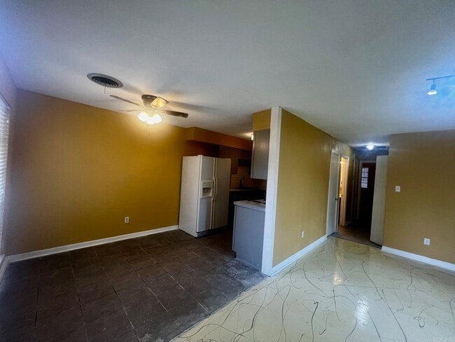 Building Photo - 9114 Tanya Dr