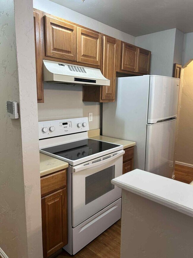 Building Photo - Stylish 2-Bedroom Home with Bonus Room & F...
