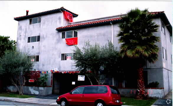 Building - 635 Lagoon Ave