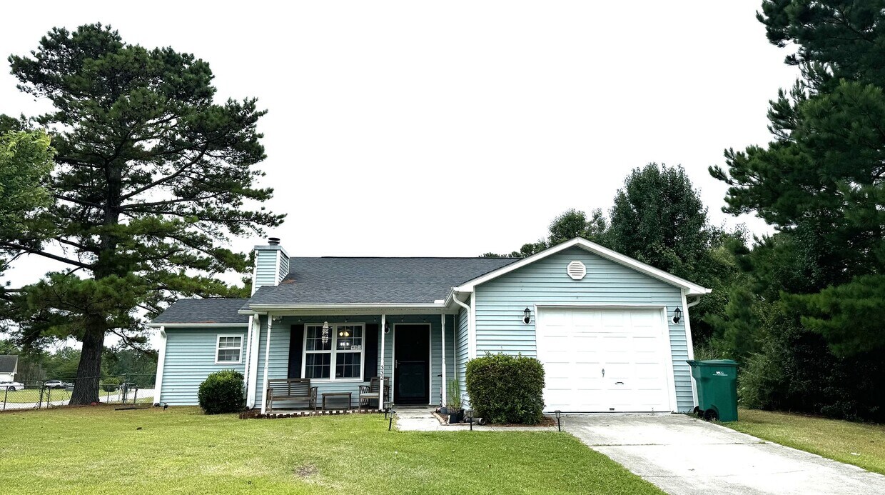 Primary Photo - 4 Bedrooms/2 Bath Ranch Home!